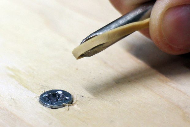 4 astuces pour devisser ou visser une vis avec tete abimee elastique tendue