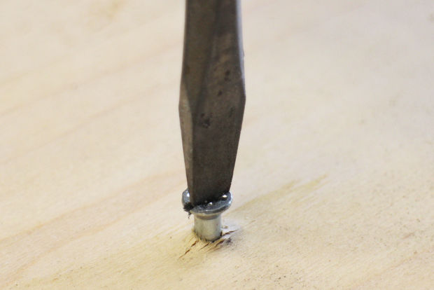 4 astuces pour devisser ou visser une vis avec tete abimee tournevis plat