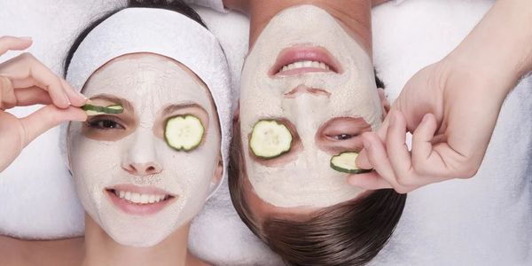 femmes masques argile