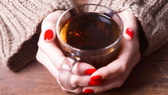 infusions pour aider la thyroide mains