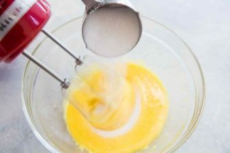 lait de poule eggnog jaune oeufs fouet