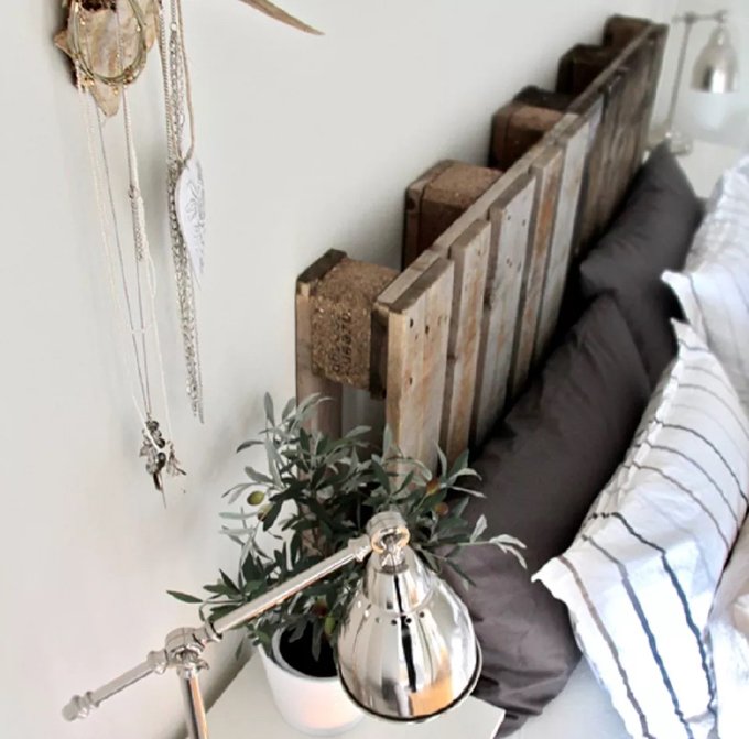 palette bois credence tete de lit
