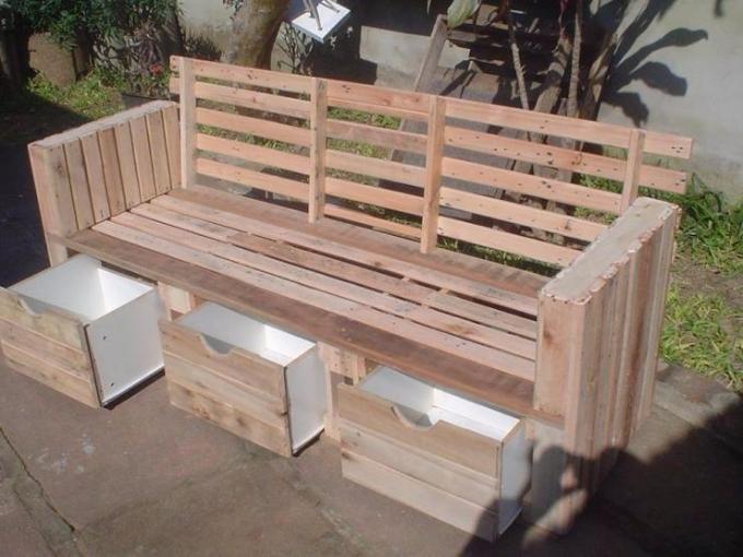 palettes banc avec tiroirs
