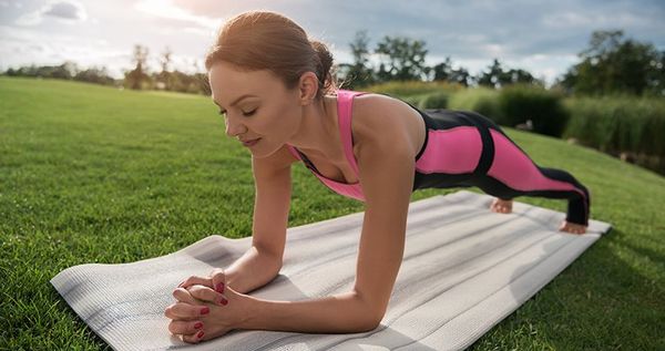 posture yoga planche base