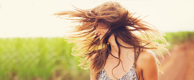 vinaigre cheveux fille vent