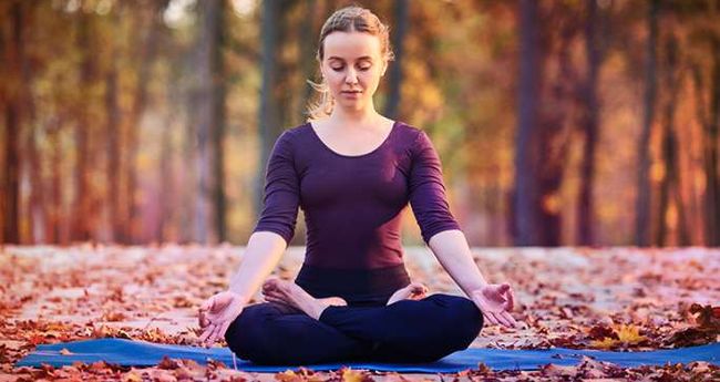 yoga contre la migraine – posture du lotus